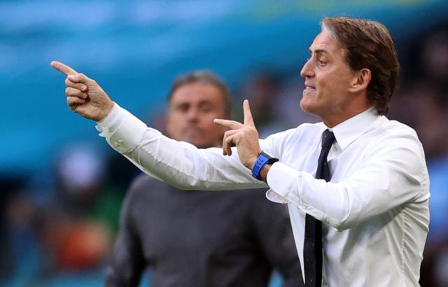 Roberto-Mancini-indicate.jpg